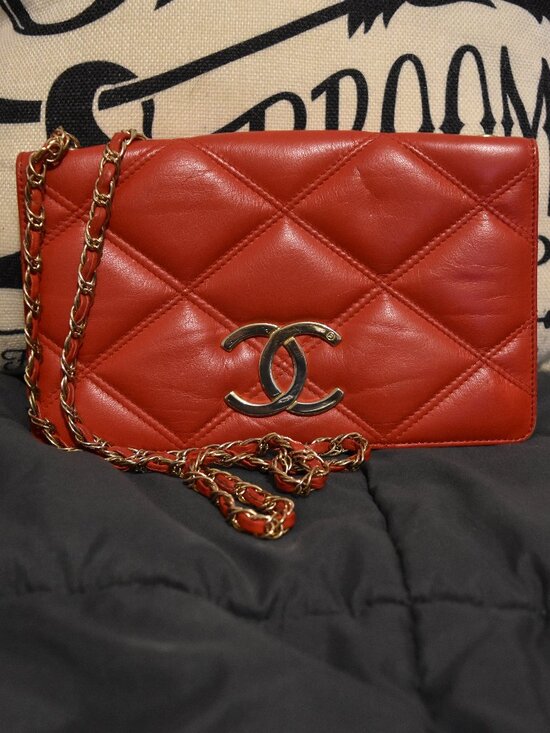 CHANEL Handbags - Red Quilted Leather Chanel Crossbody Shoulder Bag